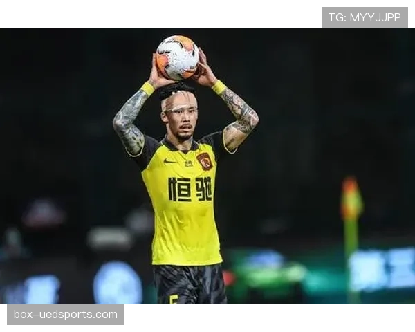 主导右路出球，张琳芃本赛季较上季更能压制边路反击